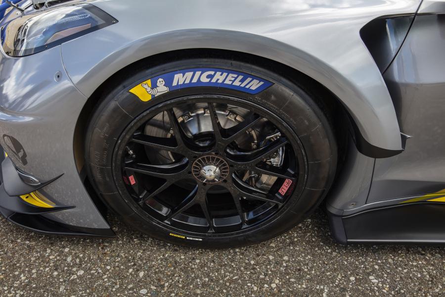 Колеса Chevrolet Corvette C8.R (C8) 2020 года  (фото 9 из 18)